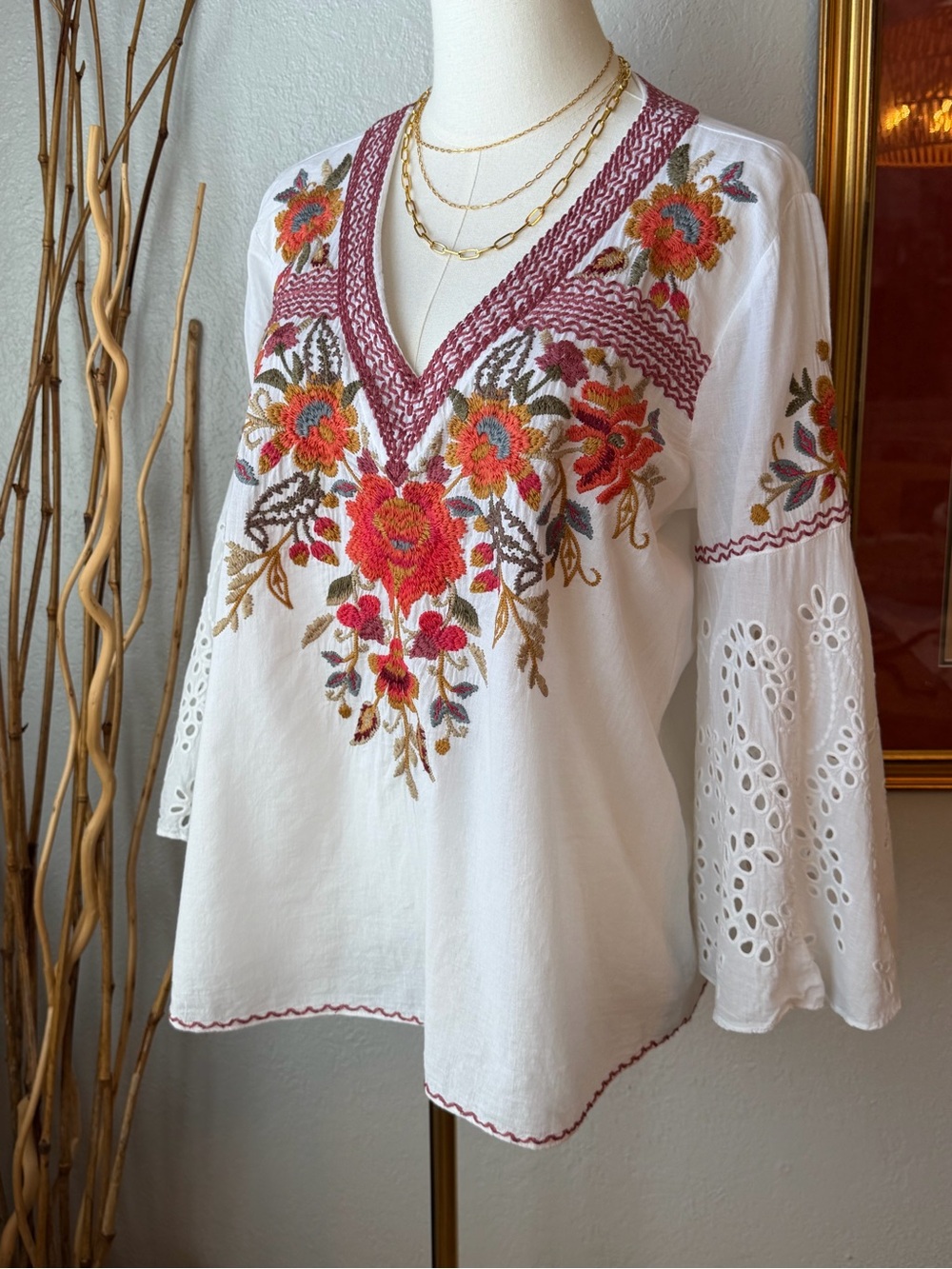 Johnny Was Embroidered V-Neck Bell Sleeve Top - White with Red Floral Sz Medium - Picture 2 of 11